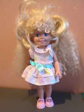 poupée dolly surprise