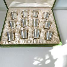 12 petits gobelets a alcool