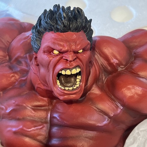 Sideshow collectibles red hulk - sideshow,