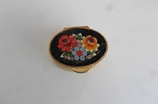 Boite à pilules ancienne