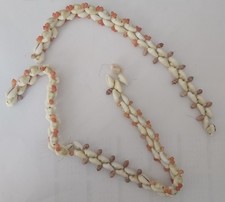 collier coquillages des îles coupé en deux parties, 85 cm de long