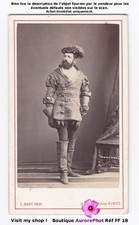 ACTEUR COSTUMÉ, THÉÂTRE