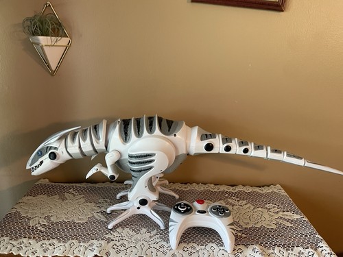 Wowwee roboraptor white gray - roboraptor, white/gray