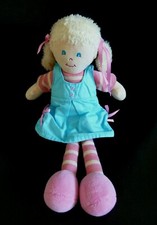 *. DOUDOU AJENA POUPEE CHIFFON FILLE COUETTE BLONDE ROBE BLEU ROSE ETAT NEUF *