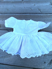 ANCIENNE ROBE  DE  POUPEE BELLA ETIQUETTE GRIFFEE BELLA NON RAYNAL