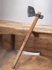 Ancienne grande hache de