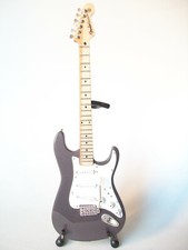 Guitare miniature Axe heaven Fender stratocaster pewter eric clapton