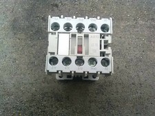  1 contacteur 20Amp 3 poles + NO   bobine : 230v AEG LS0510E ( frigo )