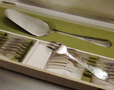 FRANCOIS FRIONNET SERVICE A DESSERT LOUIS XV 12+1 PIECES METAL ARGENTE VERS 1970