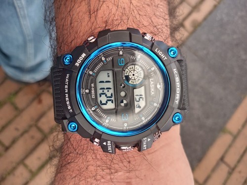 Montre digitale grosse - montre, digitale.