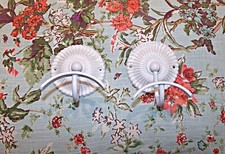 France Shabby - 2 Crochets anciens de Salle de bains patinés gris et blanc