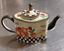 Théière miniature émaillée