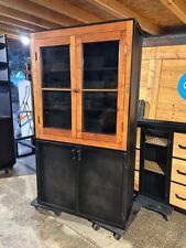 Vitrine ou Bibliothèque  d'atelier façade bois époque 1900