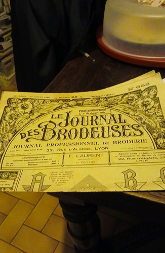 Revue journal des - des, brodeuses