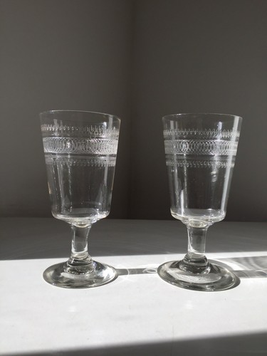Verres anciens pied - anciens,