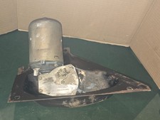 FORD TAUNUS MOTEUR ESSUIE GLACE AVANT REF 80 BB 17B 571 B2B