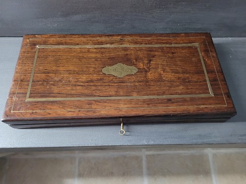 Ancienne boîte jeu avec - jeu,