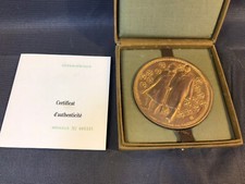 Ancienne grosse médaille en bronze du général De Gaulle par A. de Jaeger appel