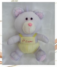 Peluche Ours Assis Violet Et