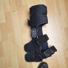 ATTELLE DE GENOU universelle