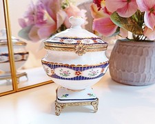 Rare Vintage - Petit coffret sur pieds en porcelaine - Collection - Décoration