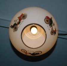 ANCIEN LUSTRE 1960/70 . SUSPENSION ABAT JOUR EN OPALINE A DECOR DE TACOTS .H42cm