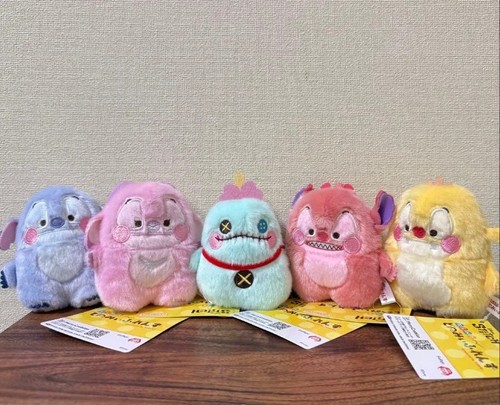 Lot peluches mascotte - de,