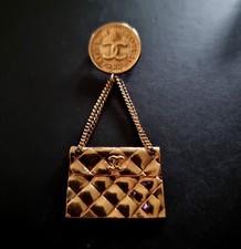 CHANEL Broche vintage authentique, dorée à l'or fin 24 carats et signée
