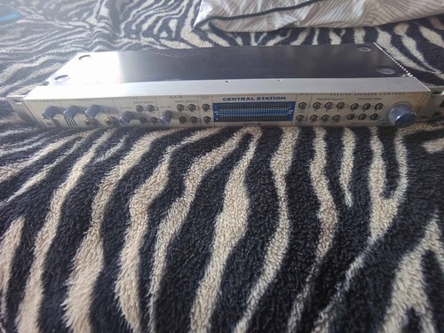 Presonus central station unit - station,