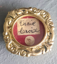 Objet De Devotion   Reliquaire