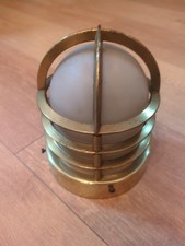 plafonnier applique industrielle marine en laiton vintage globe verre opalin