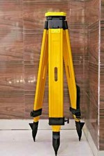 Trépied de niveau en bois