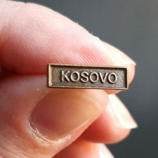 F09B03 réduction barrette agrafe décoration Médaille militaria kosovo 