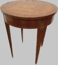 Guéridon Louis XVI en marqueterie de bois rose plateau à l'Etoile . XX siècle .