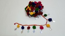 Beau pompon bonne taille - , et
