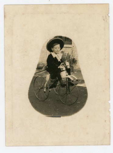 Photo 1900 garçon sur - c.1900,,