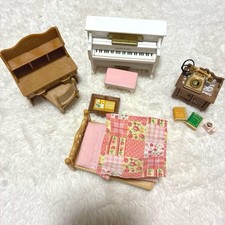 Calico Critters bureau