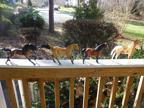Lot breyer collectable - lot,