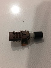 Interrupteur à Poussoir