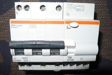 DISJONCTEUR DIFFERENTIEL 4P