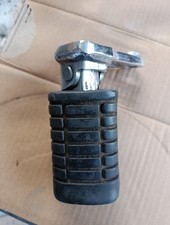 repose pied moto Gauche