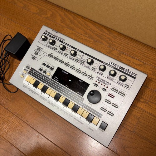 Roland 303 groovebox - roland,