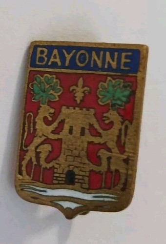 écussons broche ancienne - écussons,