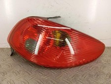 Feu arriere principal droit