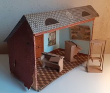 Ecole communale maison poupée