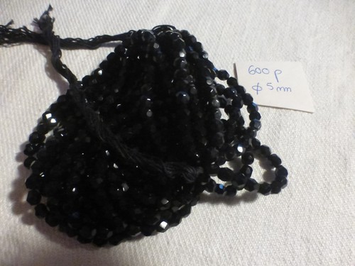 Lot 600 perles anciennes en - perles,