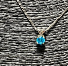 Pendentif En Topaze Bleue