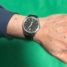 Authentique montre-bracelet