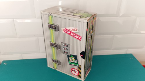 0911251 livres coffret carton - livres,