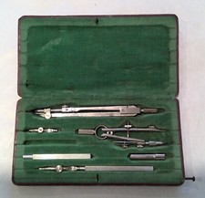 ANCIENNE BOITE DE COMPAS 152.2